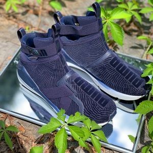 🔹Blue Suede Patterned Pumas